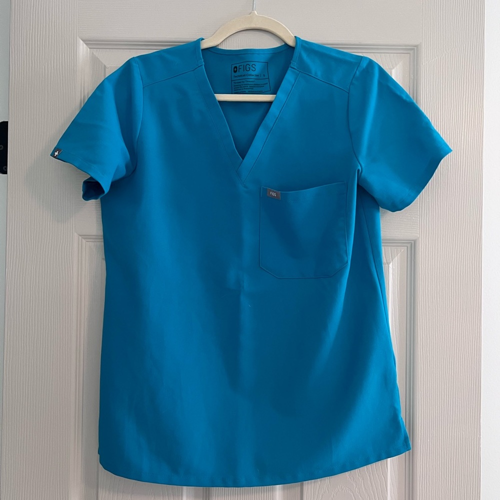 Teal Figs Scrub Set